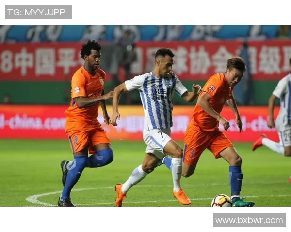 鲁能与富力2018年精彩对决回顾球场上的激情与荣耀交织